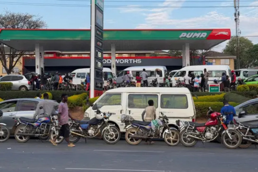 Fuel queues in Malawi